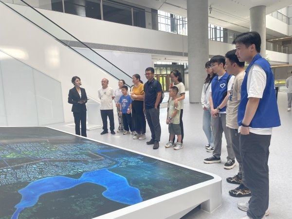 国科大毕业生探望怀柔“一城两都”